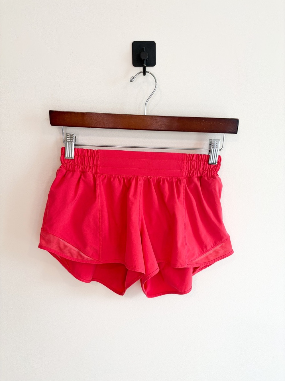 Lululemon Hotty Hot Shorts Size 4- women’s pink